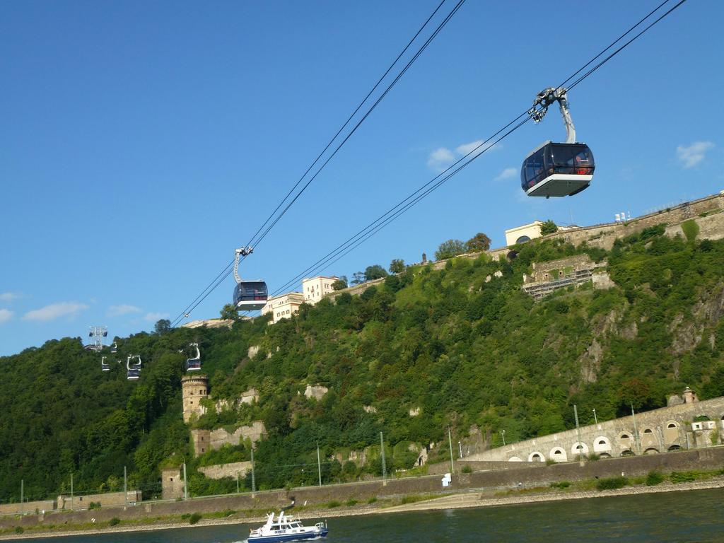 Ferienwohnungen Im Moseltal Lof Bagian luar foto